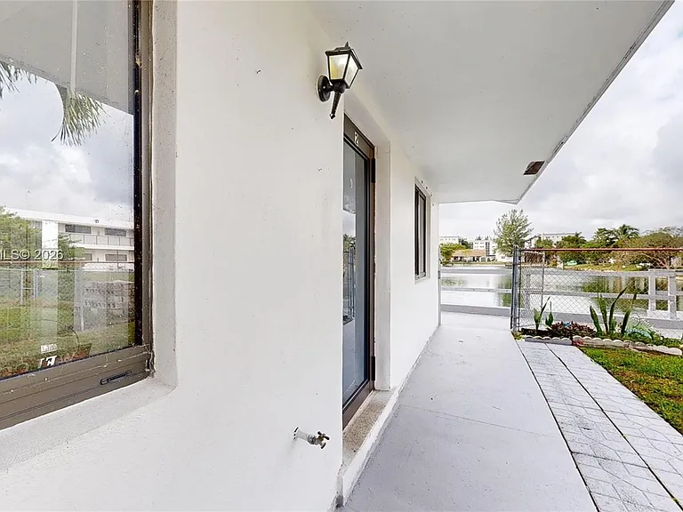 220 SW 8th Ave #1-2 — Photo 1