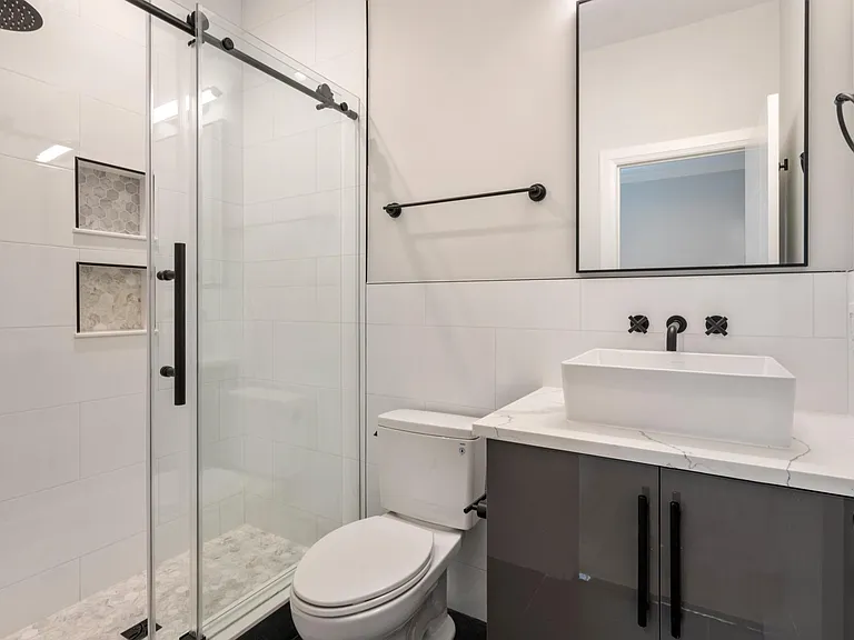 142 Pleasant St #3 — Photo 7