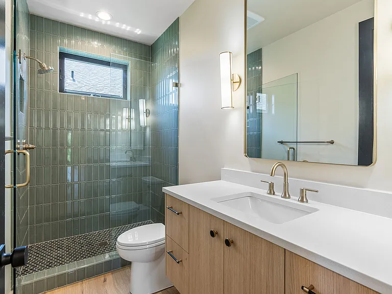 315 Riverside Blvd #3 — Photo 16