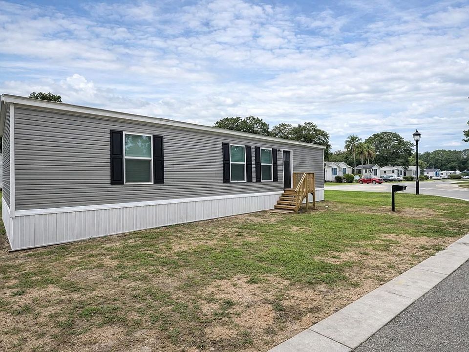 1st image of 3120 SE 10th Ave Lot 102