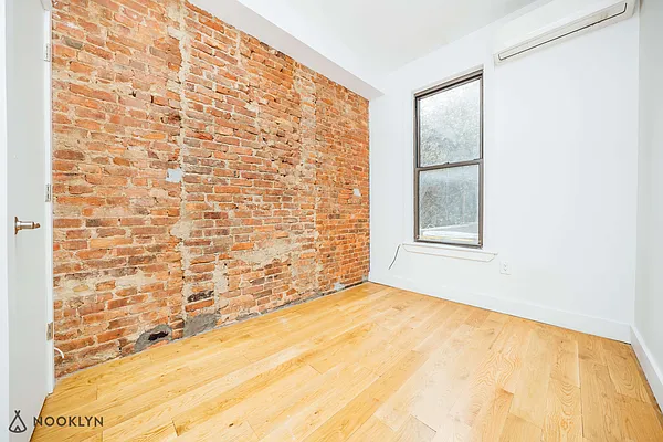 Rented by Nooklyn NYC LLC | media 31