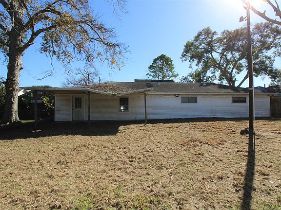 5th image of 401 5th St