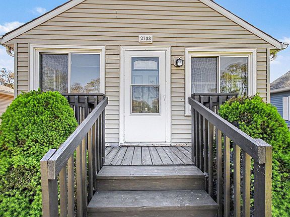 4th image of 2733 Vermillion St