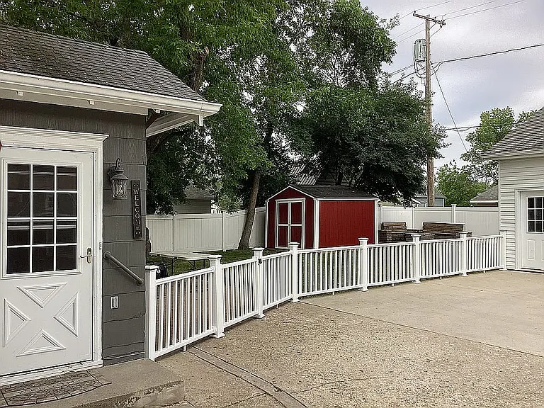815 5th St NE — Photo 3