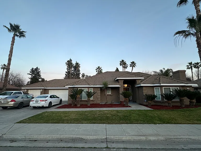 1537 Deborah Ln — Photo 1