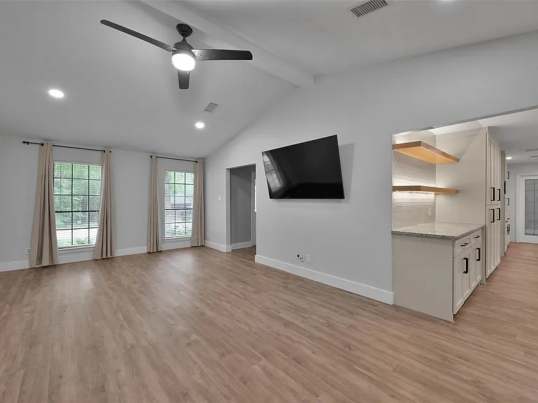 14 E Wandering Oak Dr — Photo 13