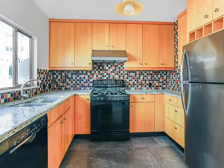 395 Staten Ave — Photo 22
