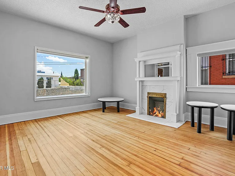 305 E River Ave — Photo 17