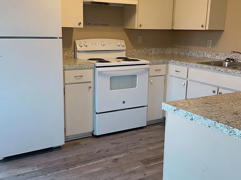 211 Jones St #10 — Photo 1