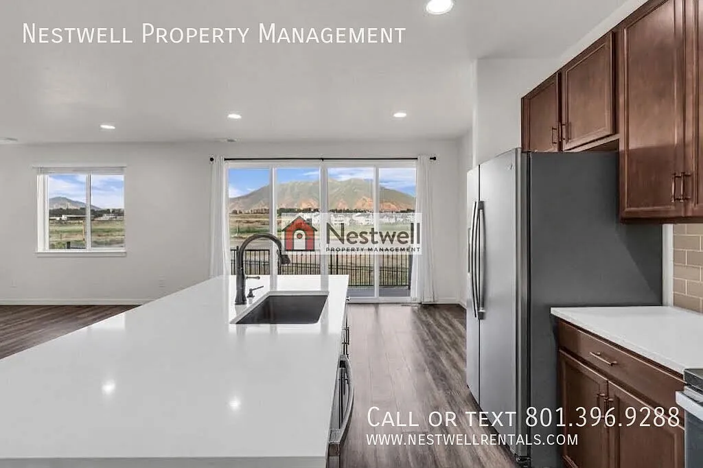Gorgeous 4-bed home in Salem with amazing views! — Photo 2