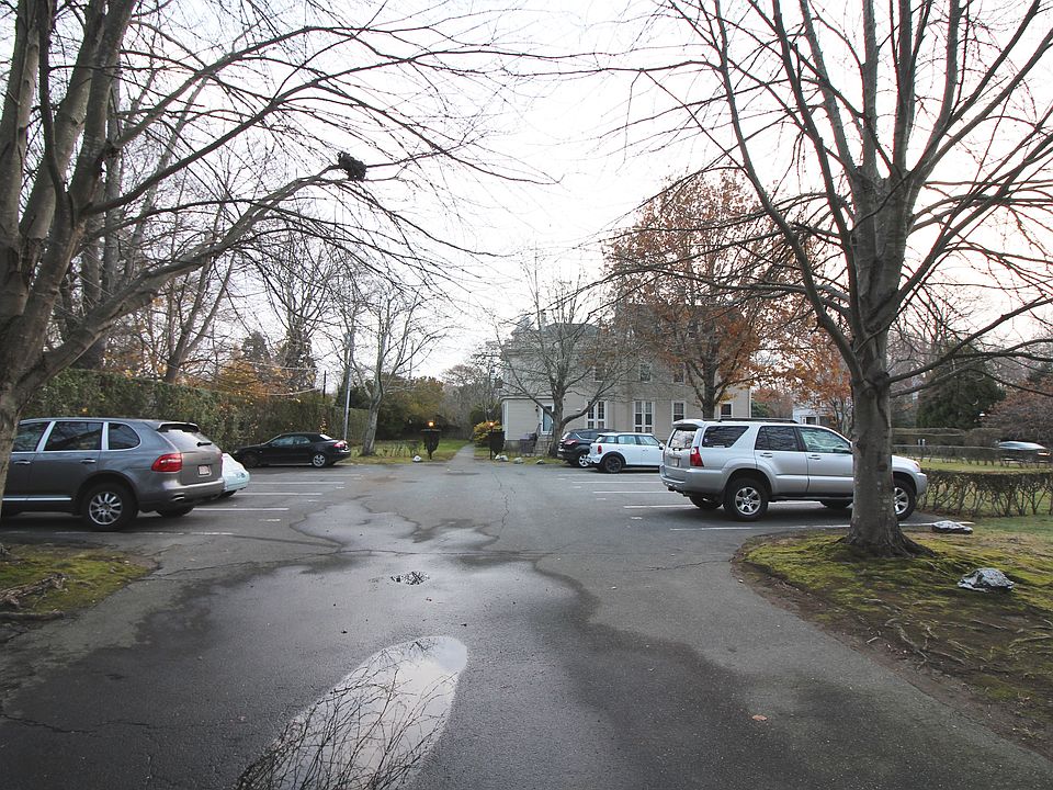 2nd image of 446 Bellevue Ave #5