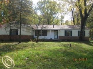 5360 Golf Club Rd, Howell, MI 48843