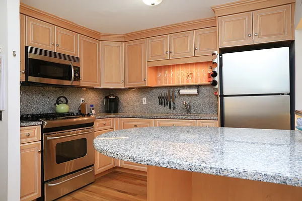 Sold by Redfin Real Estate | media 2
