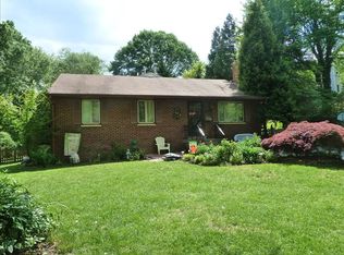 6013 Crater Pl, Alexandria, VA 22312
