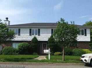 50 Beacon Pl, Staten Island, NY 10306