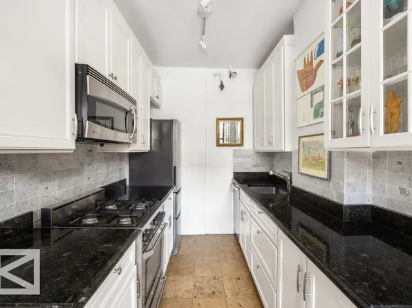 150 East 93rd Street image 4 of 9