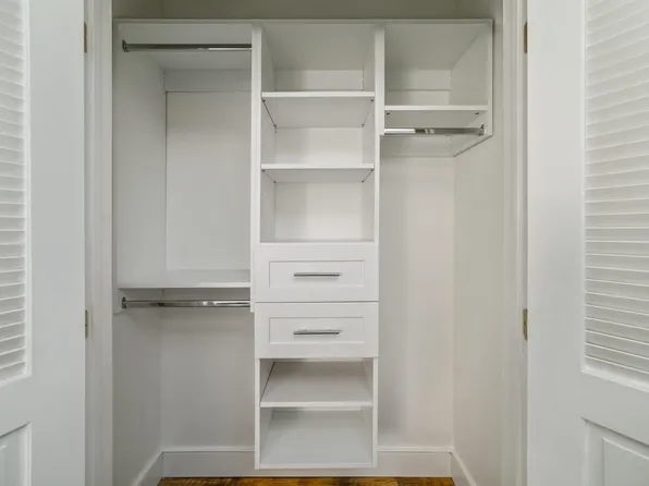 300 Communipaw Avenue image 25 of 43