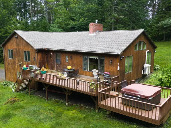 4 Dean Road, Guilford, ME 04443
