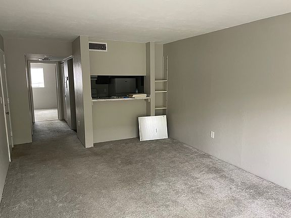 2nd image of 1917 Maravilla Ave #33