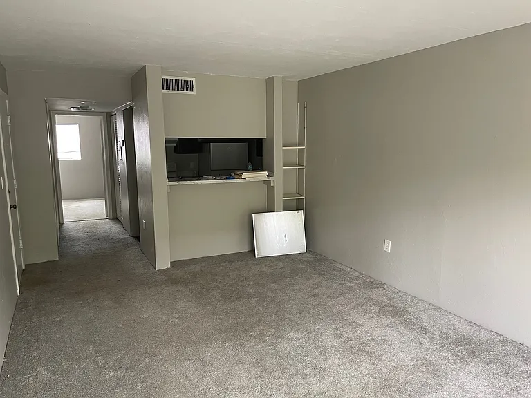 1917 Maravilla Ave #36 — Photo 1