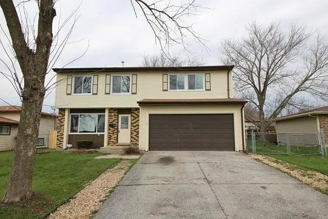 1110 Amherst Ln photo 1