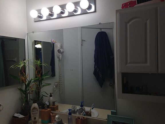 2nd image of 1301 Wyndham Dr APT 203