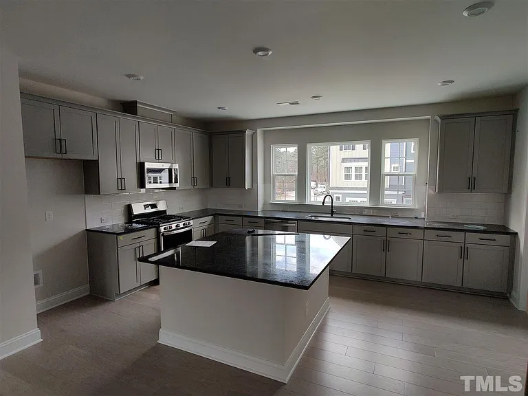 829 Amley Pl — Photo 11