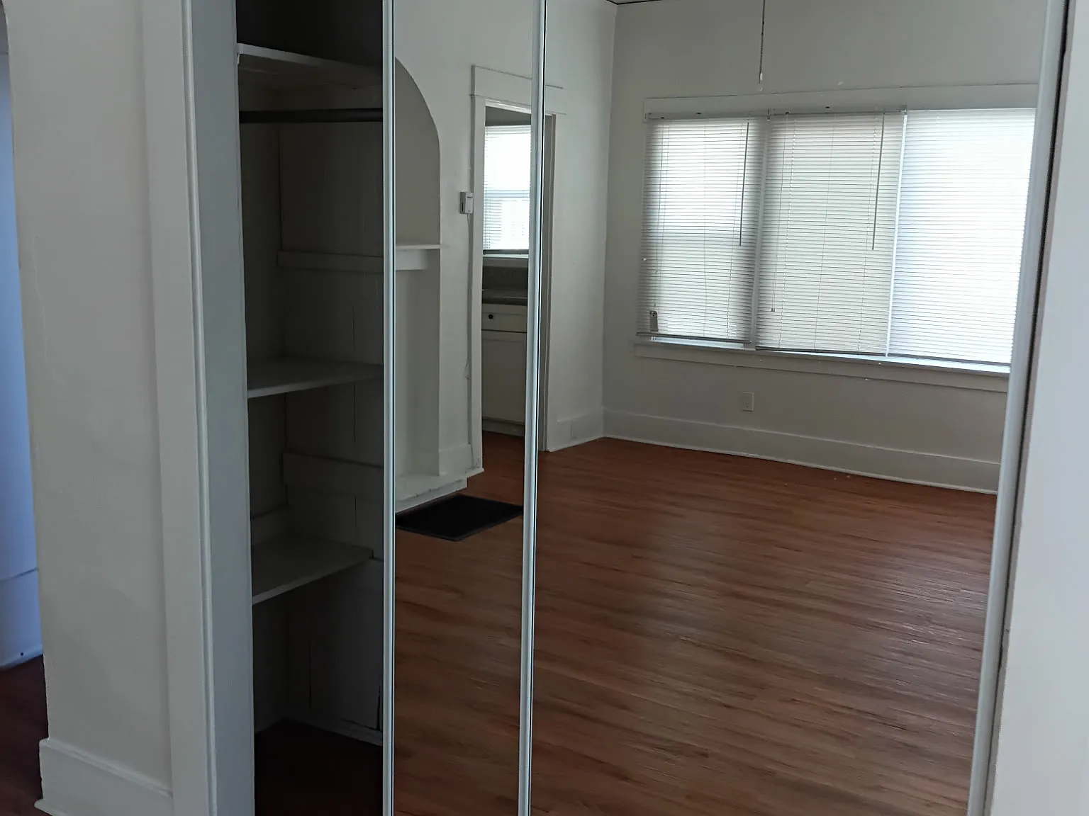 Studio, 500 sqft, $1,400 — Photo 4