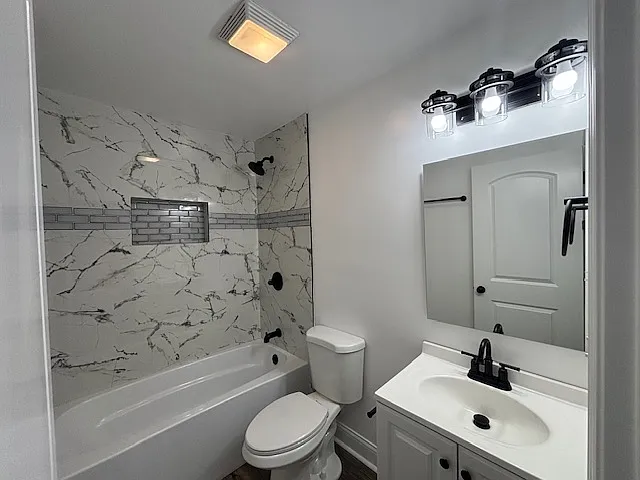 3287 Ashland St — Photo 10