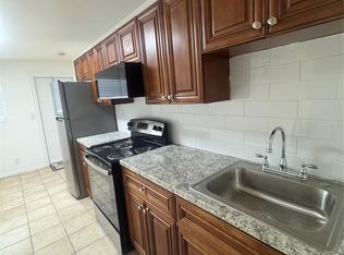 33 E 27th St APT 1, Riviera Beach, FL 33404