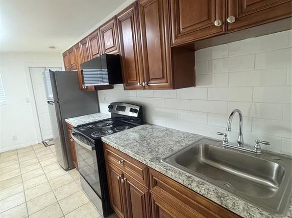 33 E 27th St APT 1