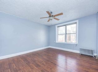 3055 33rd St APT 1R, Astoria, NY 11102