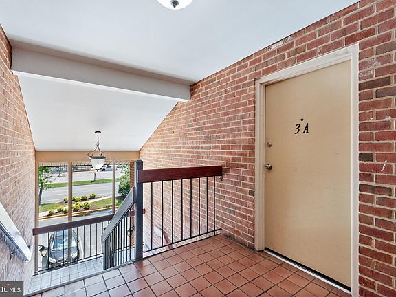 2nd image of 1115 Castle Harbour Way Unit 3A