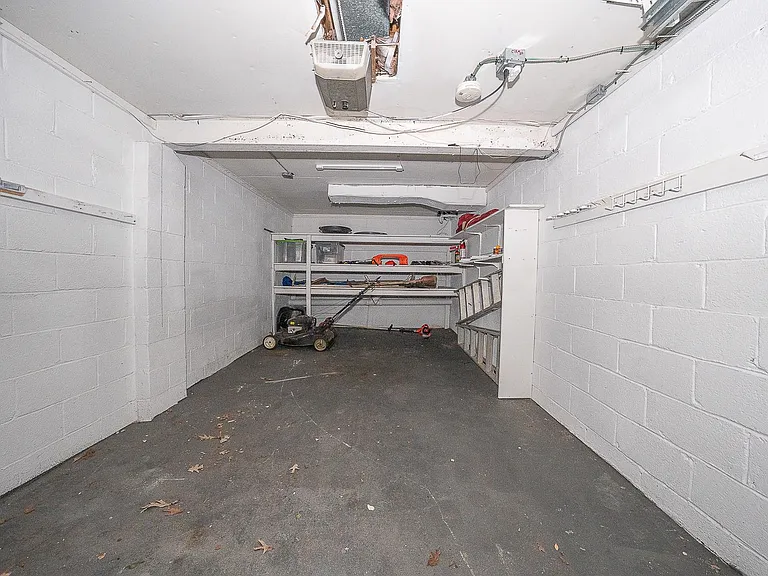 35 Eastwood Rd — Photo 22