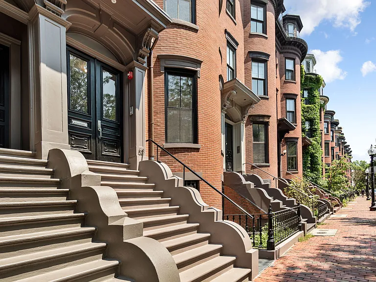 53 Rutland Sq #2 — Photo 3