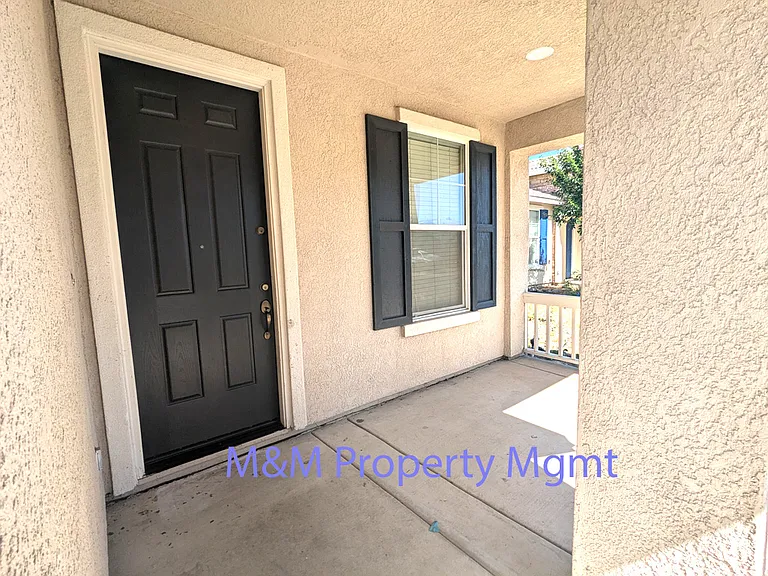 5042 Jurgenson Way — Photo 2
