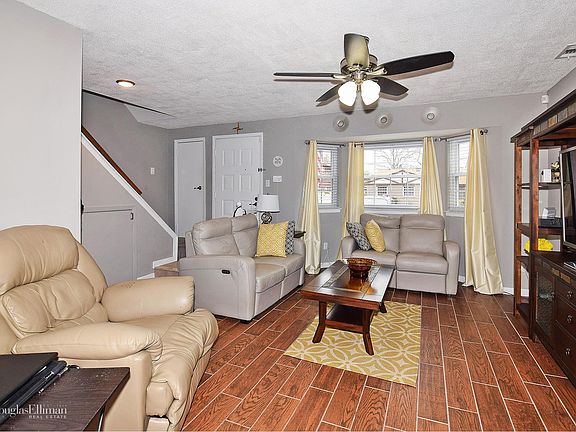 3rd image of 5 Countrywood Ct