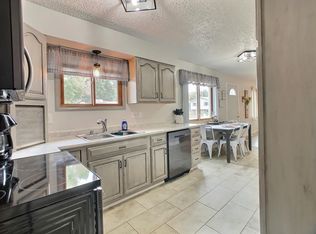 432 Ashwood Ave, Bismarck, ND 58504