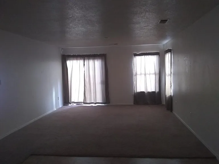 10008 Cartagena Ave SW — Photo 11
