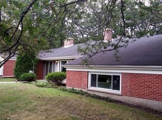 445 Hilldale Pl, Lake Forest, IL 60045