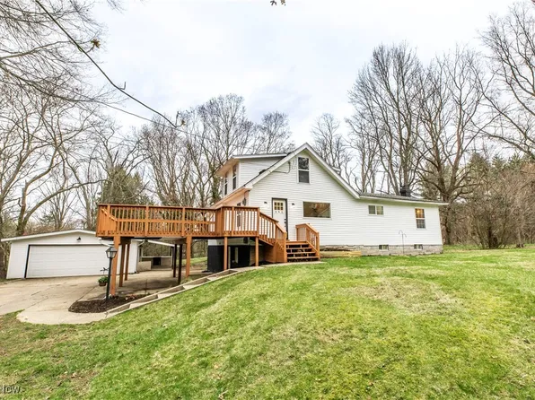 993 Farr Rd, Coventry Township, OH 44319