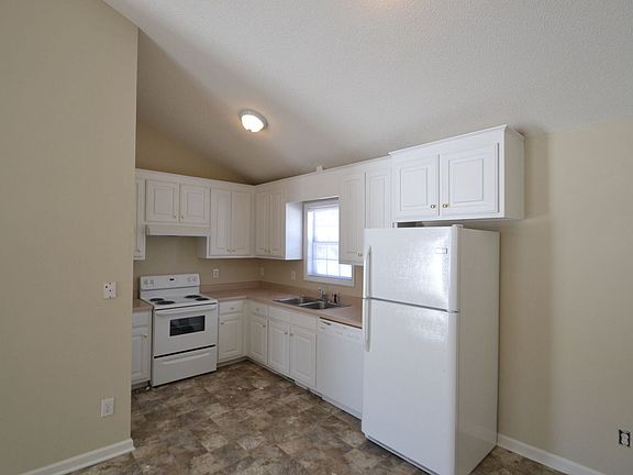 4th image of 207 Clearwater Dr