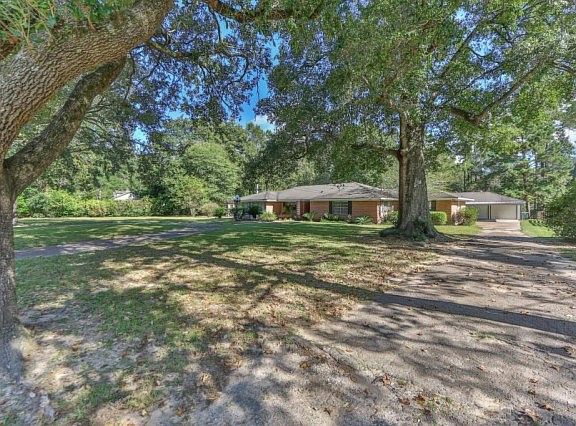 2nd image of 142 Linnwood Dr