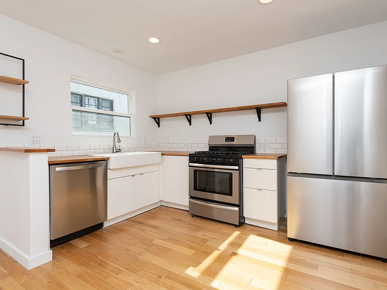 1341 S Burnside Ave #3A — Photo 8