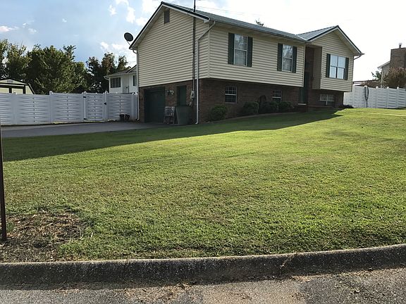 2nd image of 1006 Lisa Dr