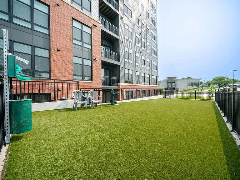 Harwood Flats — Photo 13