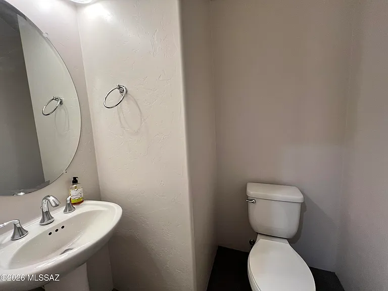 391 E Calderwood Rd — Photo 13