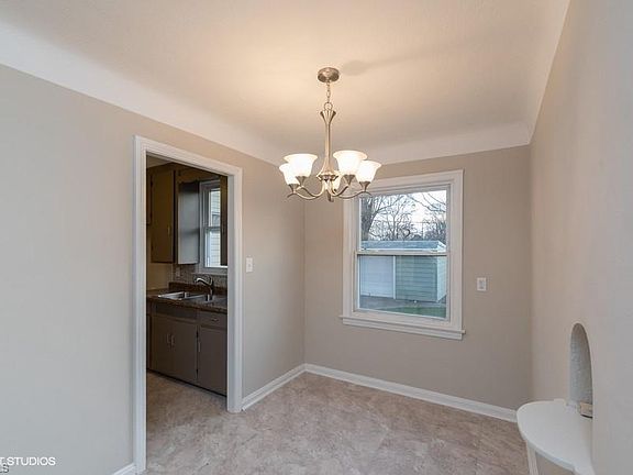 4th image of 3641 W 120th St