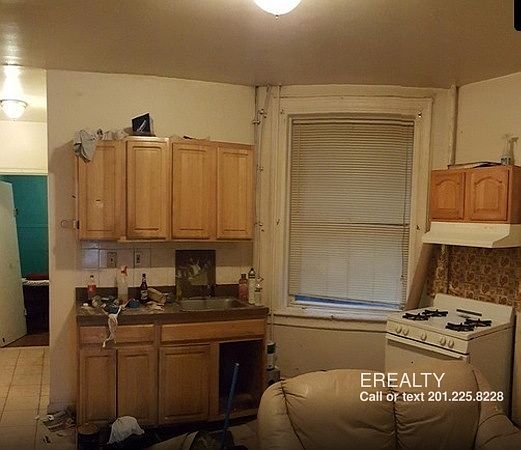 1st image of 426 5th St APT 1