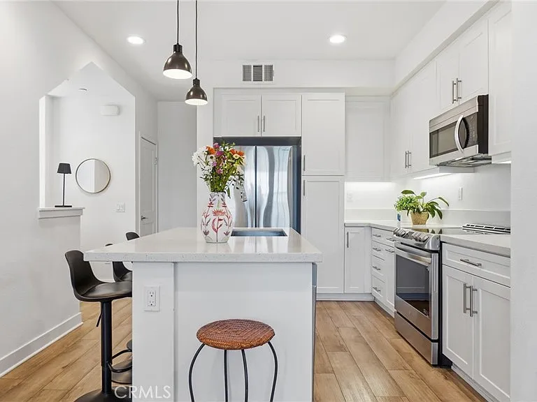 2560 Valentina Way — Photo 20